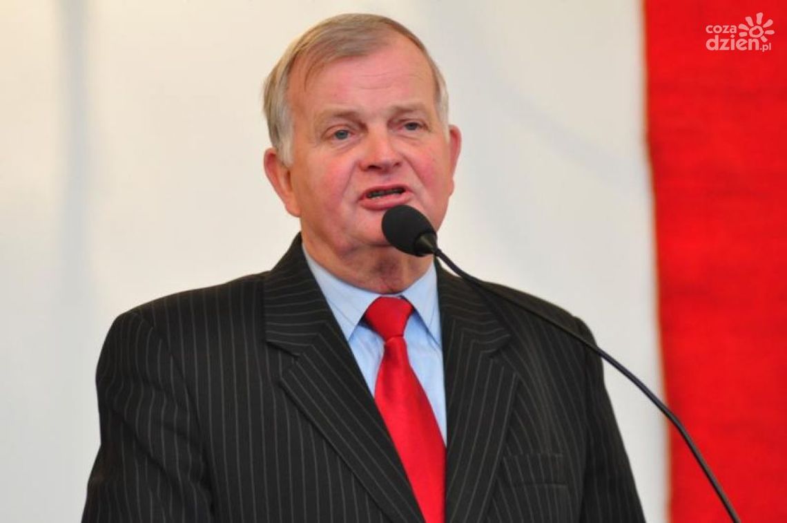 Czemu Jan Pszczoła tak zmienia zdanie?