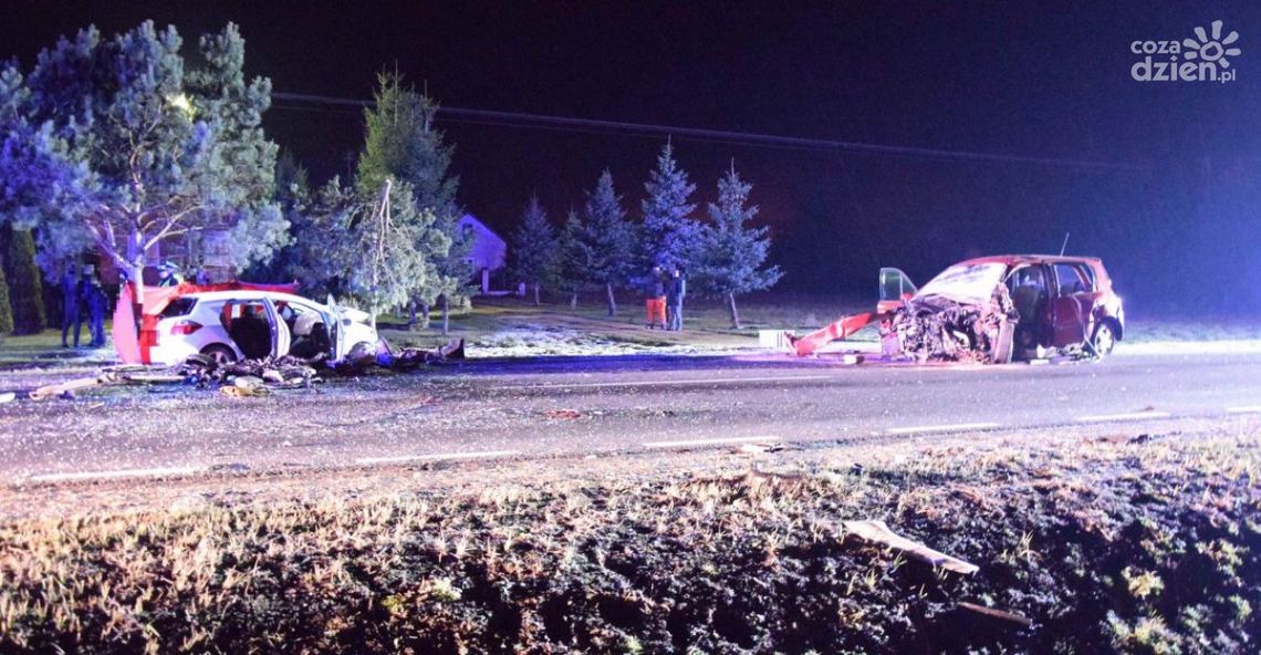 Czołowe zderzenie. Nie żyje 24-latek Czołowe zderzenie. Nie żyje 24-latek