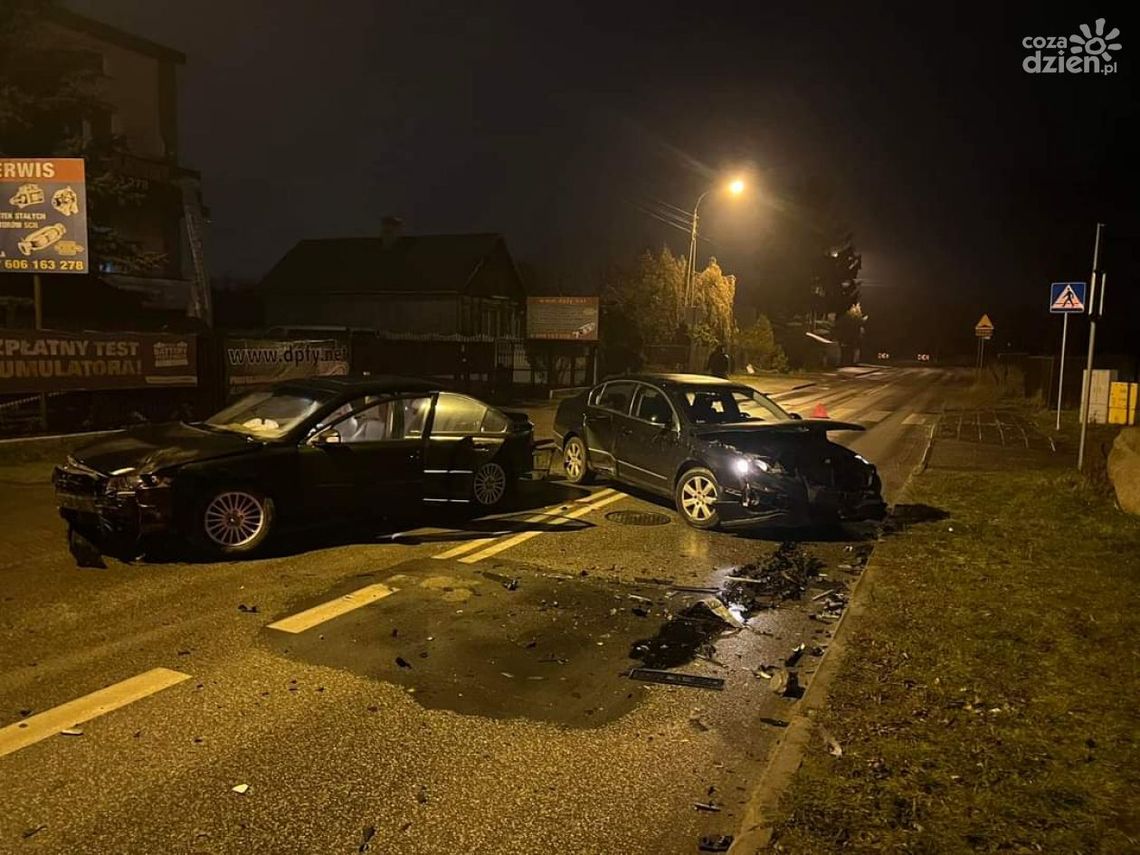 Czołowe zderzenie przy ul. Skaryszewskiej Czołowe zderzenie przy ul. Skaryszewskiej