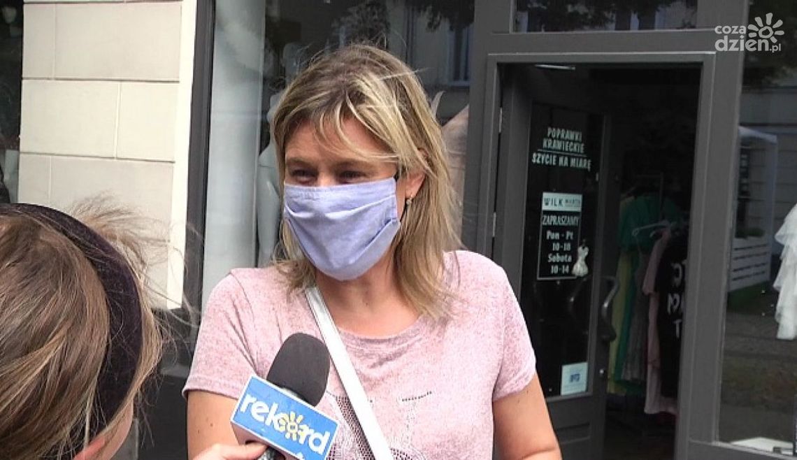 Czy istnieje wirtualna miłość, zapytaliśmy o to spacerowiczów