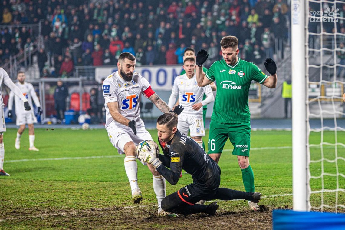 Czy Majchrowicz obroni tytuł? Bramkarz Radomiaka Radom ponownie nominowany