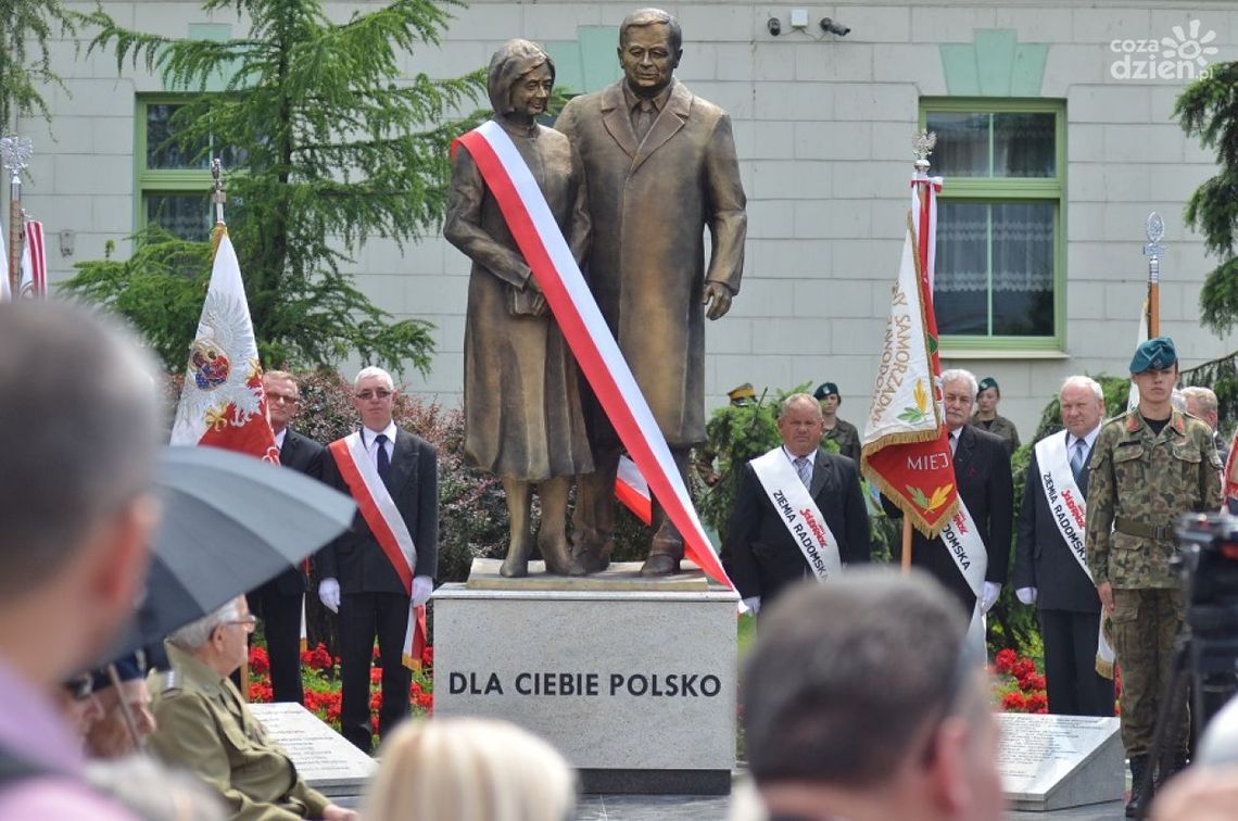 Czy miasto będzie utrzymywać pomnik pary prezydenckiej?