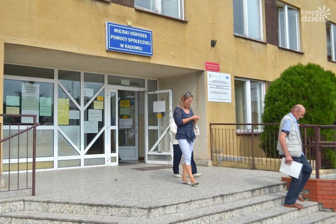 Czy rodzice wyłudzają pieniądze z  MOPS?