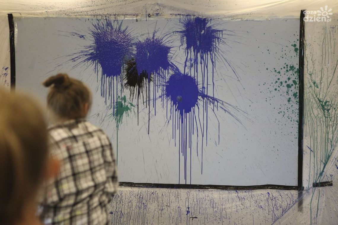 Czy rysując można tańczyć? Elektrownia zaprasza na warsztaty Czy rysując można tańczyć? Elektrownia zaprasza na warsztaty