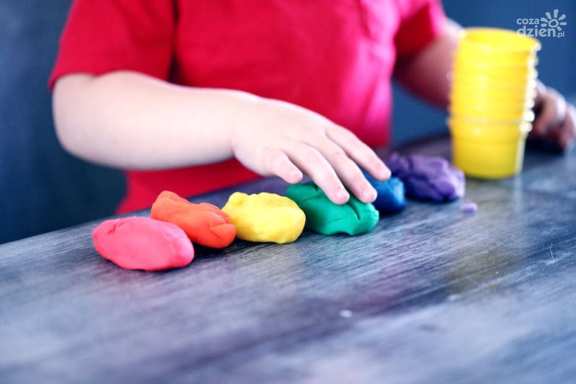 Czy w sklepach można znaleźć fajne pomysły na prezent dla dzieci?