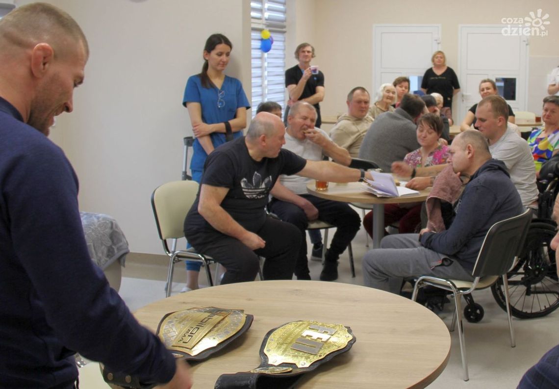 Daniel Rutkowski odwiedził pensjonariuszy w Krzyżanowicach