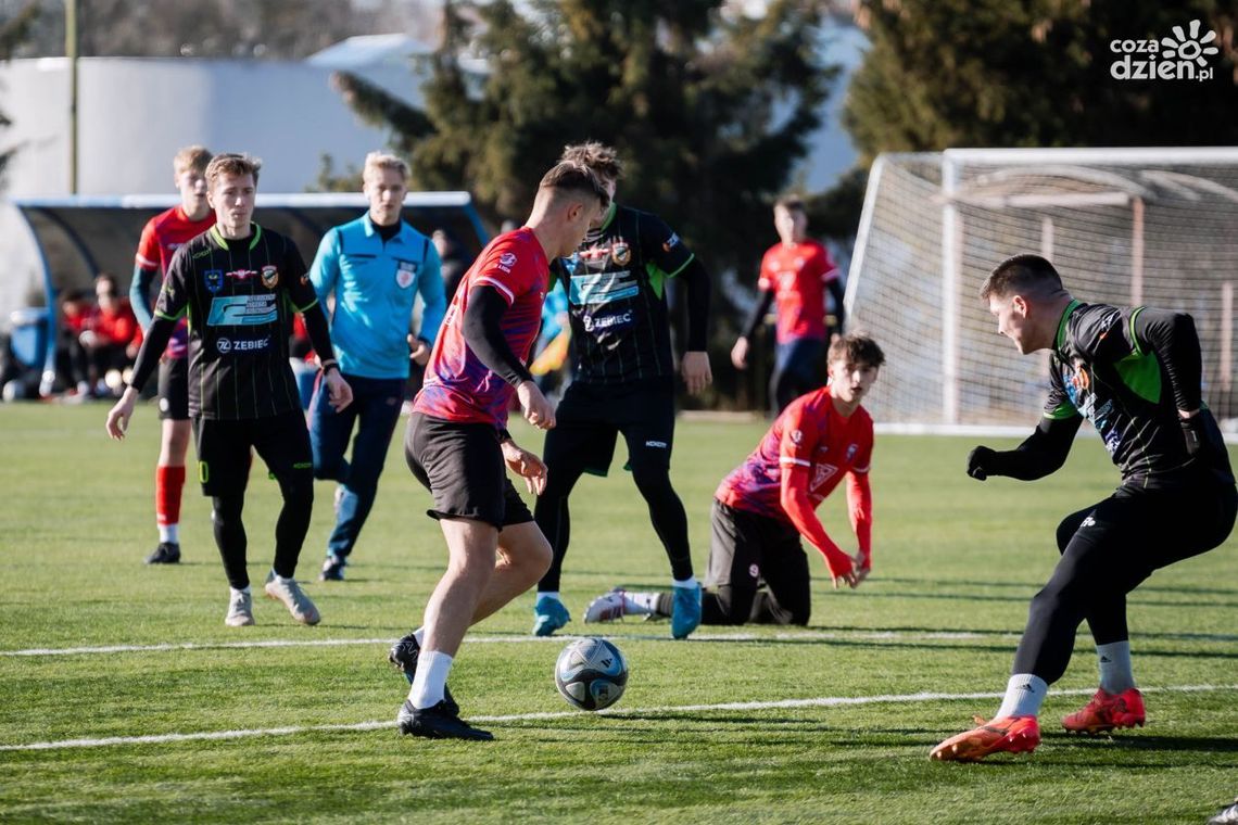 Debiut trenera Milczarka. Broń Radom przegrywa ze Starem Starachowice Debiut trenera Milczarka. Broń Radom przegrywa ze Starem Starachowice