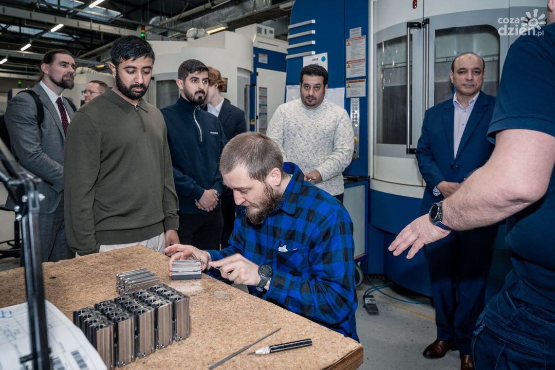 Delegacja z Arabii Saudyjskiej odwiedziła Fabrykę Broni Delegacja z Arabii Saudyjskiej odwiedziła Fabrykę Broni