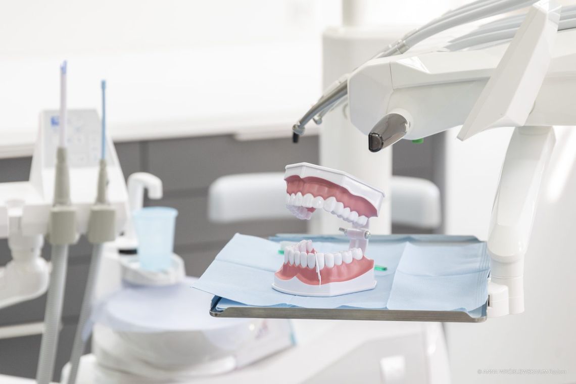 Dentysta za darmo dla dzieci w Radomiu. Otworzono dwa nowe gabinety w szkołach Dentysta za darmo dla dzieci w Radomiu. Otworzono dwa nowe gabinety w szkołach