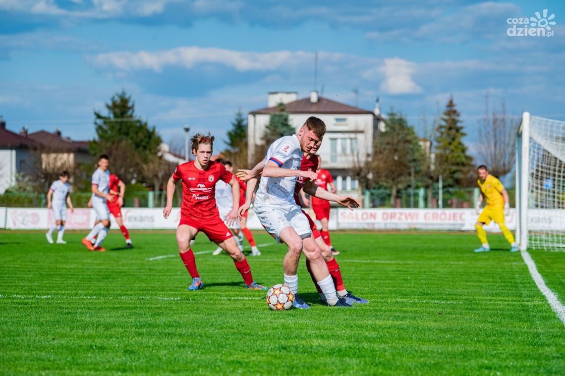 Derby regionu w trzeciej lidze. Pilica podejmie Broń