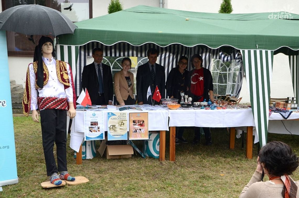 Deszczowa, egzotyczna zabawa "Na tureckim bazarze" w Orońsku Deszczowa, egzotyczna zabawa "Na tureckim bazarze" w Orońsku