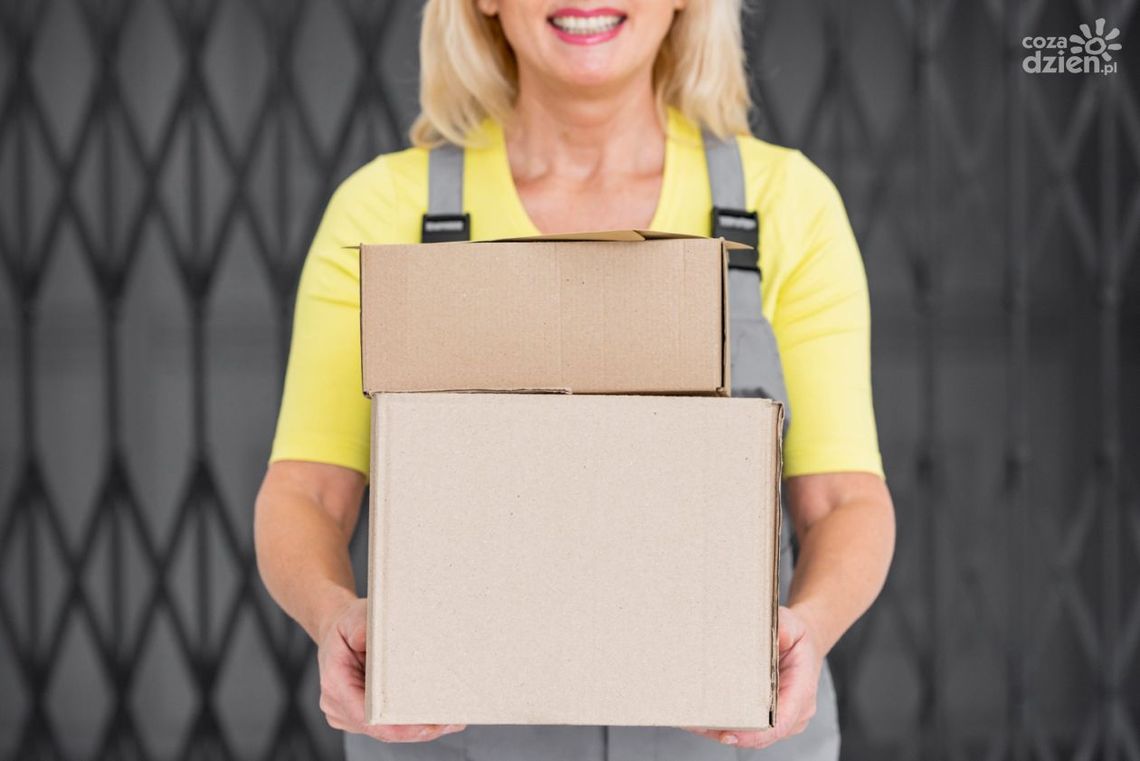 Dlaczego warto postawić na kartonowe opakowania? Eko-trendy w logistyce