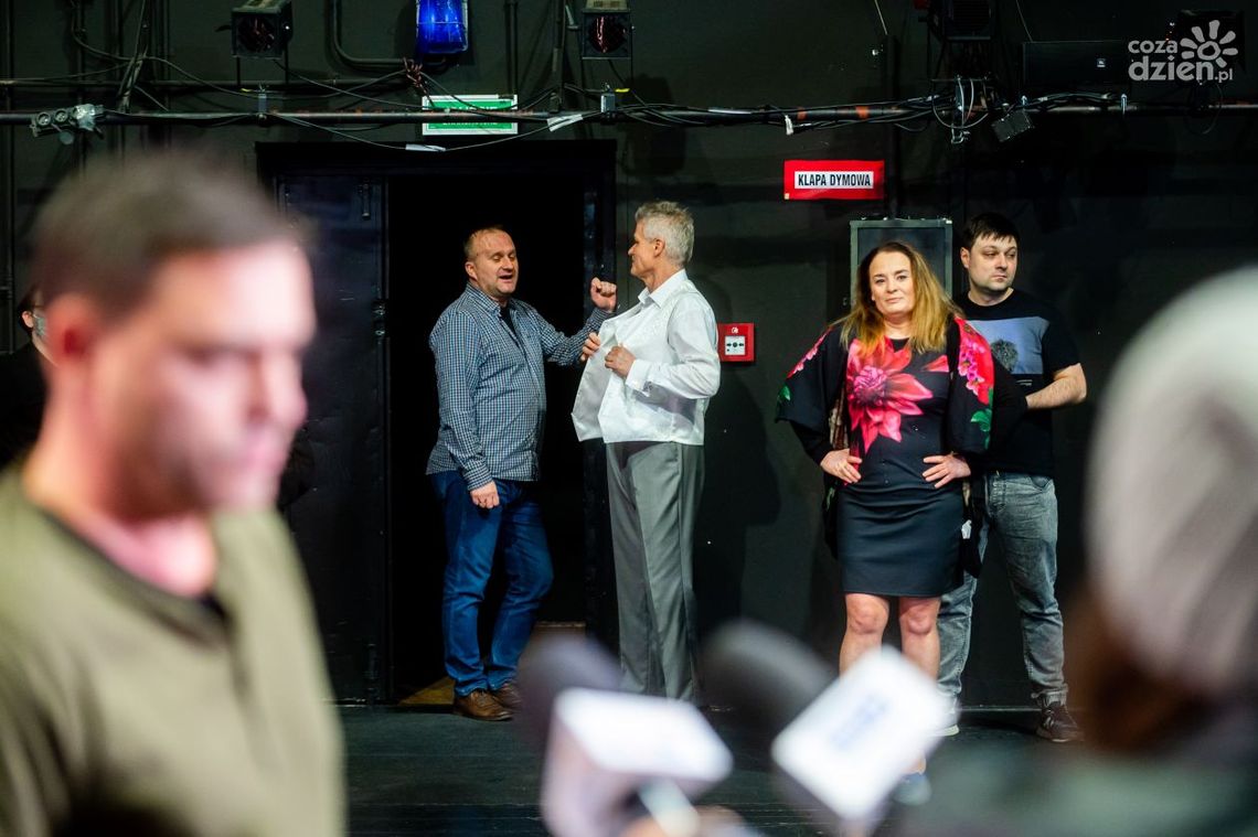 Długo wyczekiwany "Wstyd" Długo wyczekiwany "Wstyd"