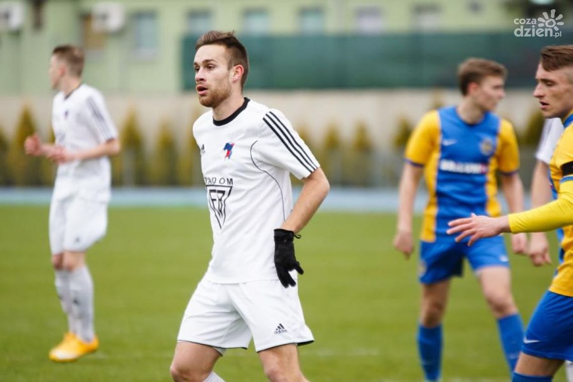 Dłuższa przerwa piłkarza Broni