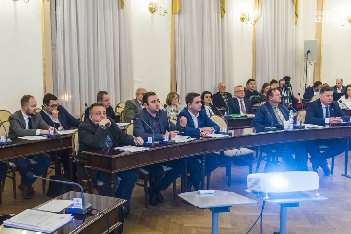 Do trzech razy sztuka. Zgoda na obligacje