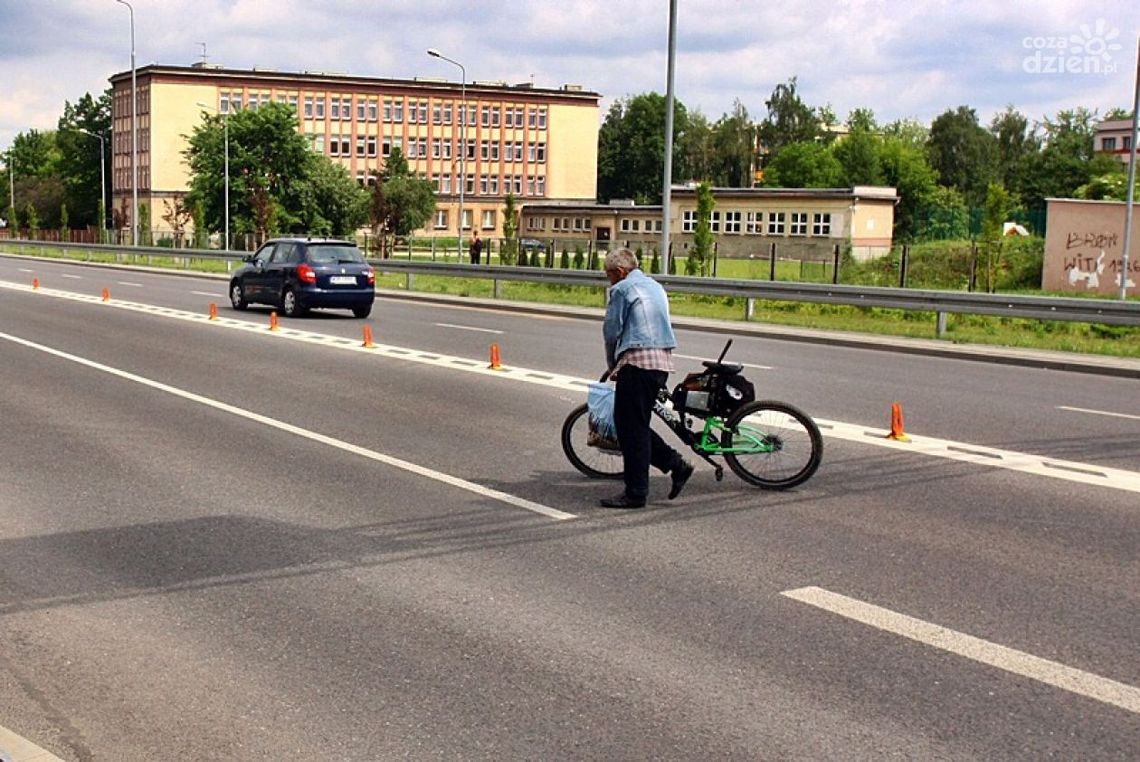 Dodatkowe przejście przez Młodzianowską? Dodatkowe przejście przez Młodzianowską?