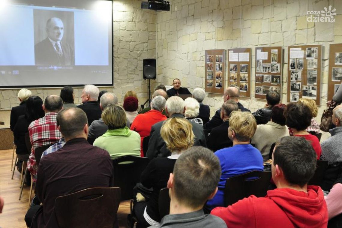 "Dom przy ul. Kościuszki 6 - katownia radomskiego gestapo" - wykłada Piatkowskiego "Dom przy ul. Kościuszki 6 - katownia radomskiego gestapo" - wykłada Piatkowskiego