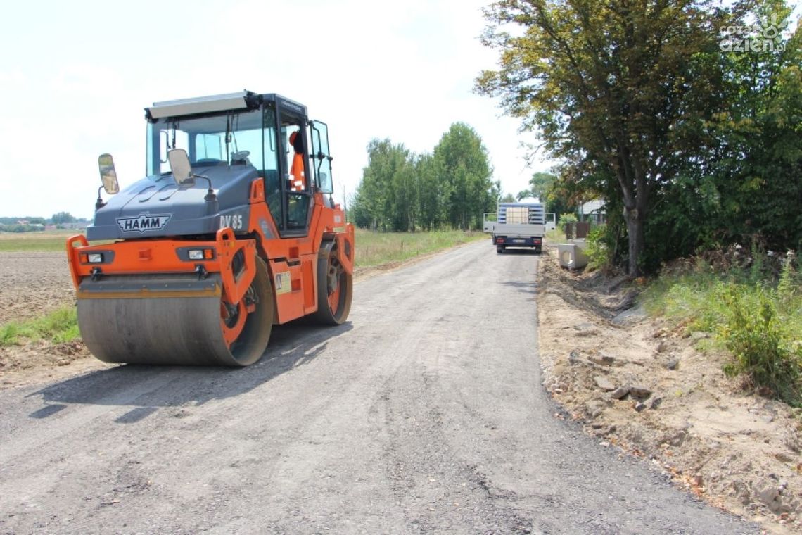 Domaniów. W sierpniu koniec prac przy przebudowie drogi