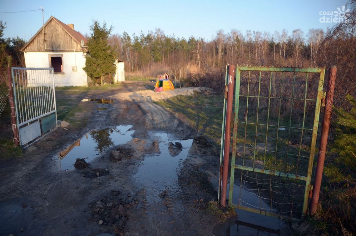 Dramat wielodzietnej rodziny z Piastowa. Idą z pomocą