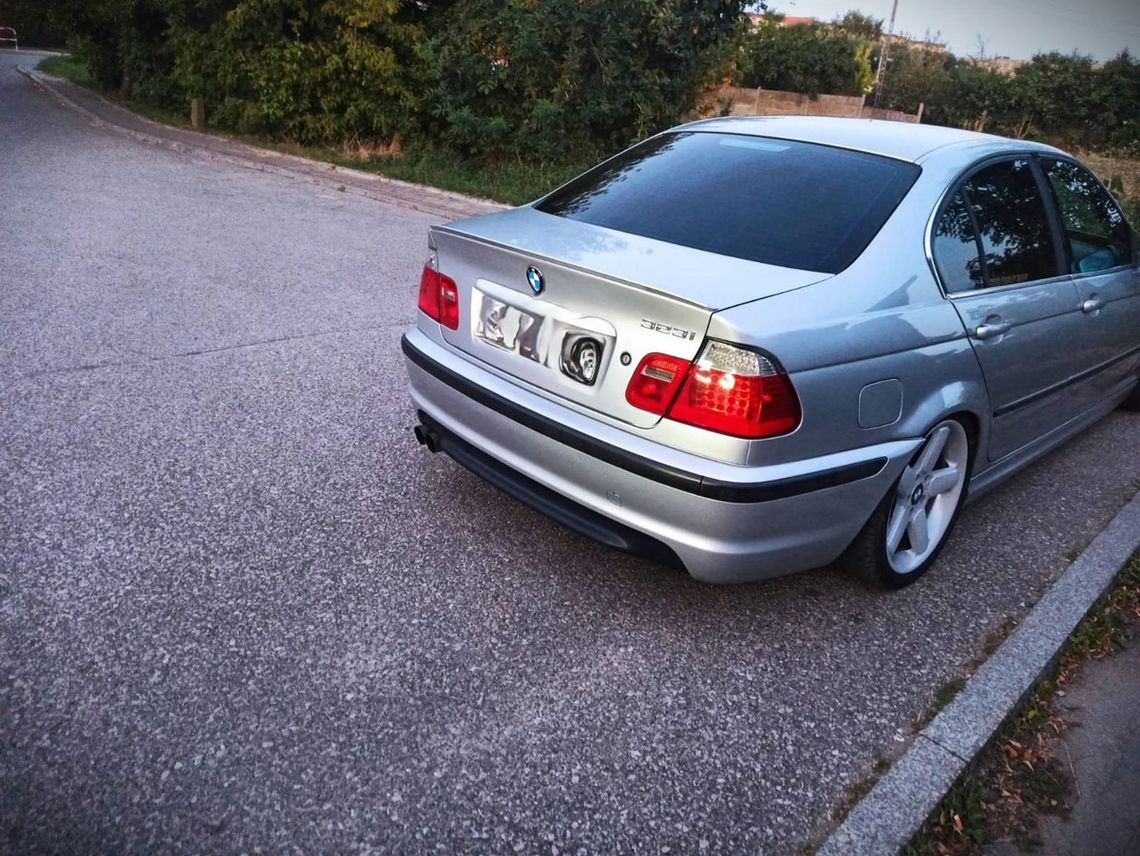 Driftował na ulicy. 24-latek ukarany mandatem i punktami karnymi