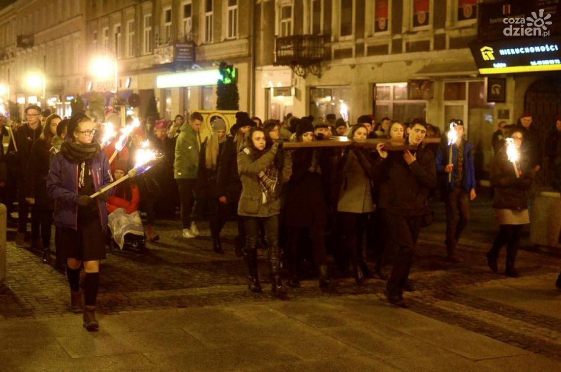 Droga krzyżowa. Utrudnienia w ruchu