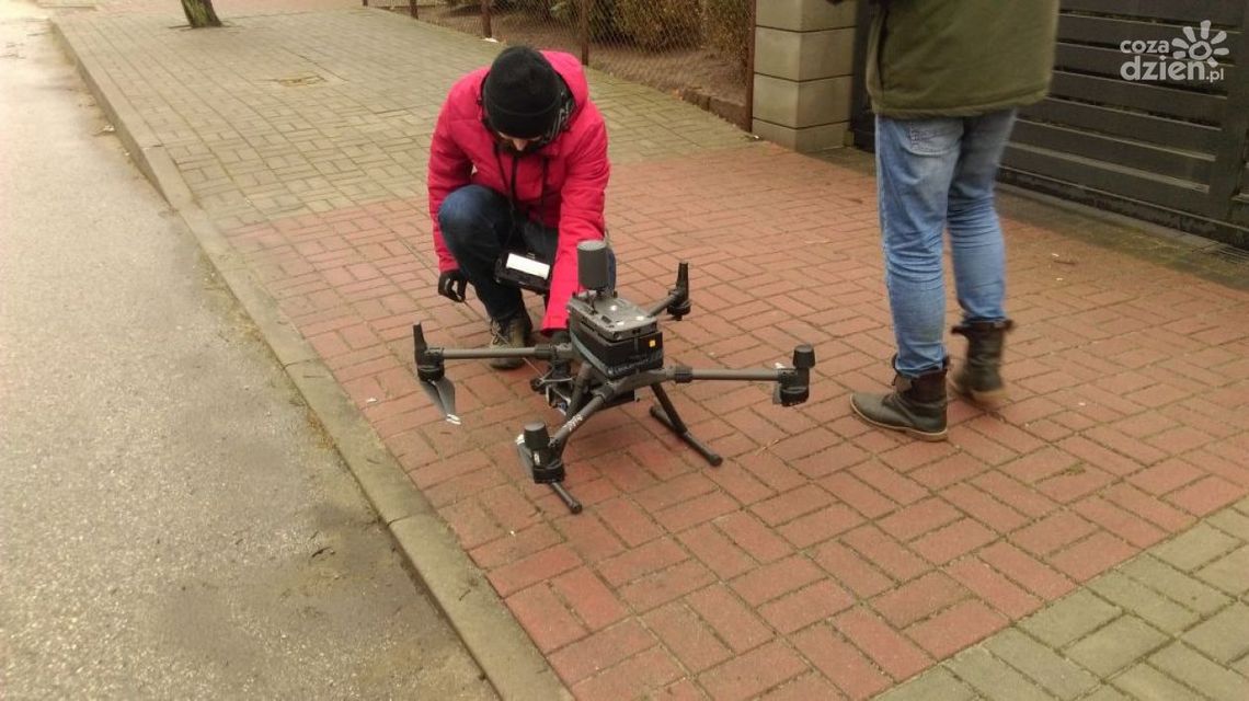 Dron mierzył zanieczyszczenie powietrza w Białobrzegach