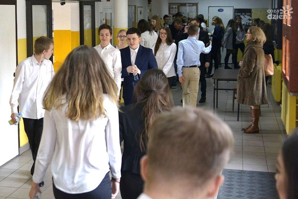 Drugi dzień egzaminów za gimnazjalistami