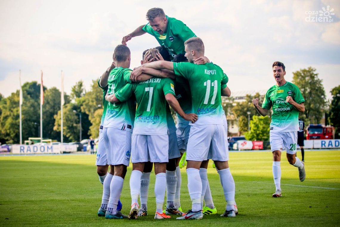 Drugi komplet punktów Radomiaka Radom w Fortuna 1 Lidze. Zieloni pokonali u siebie Stomil Olsztyn