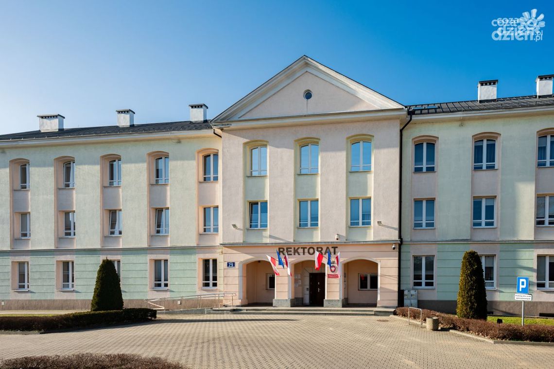 Drugie miejsce w Polsce! Wydział Prawa i Administracji Uniwersytetu Radomskiego potwierdza wartość