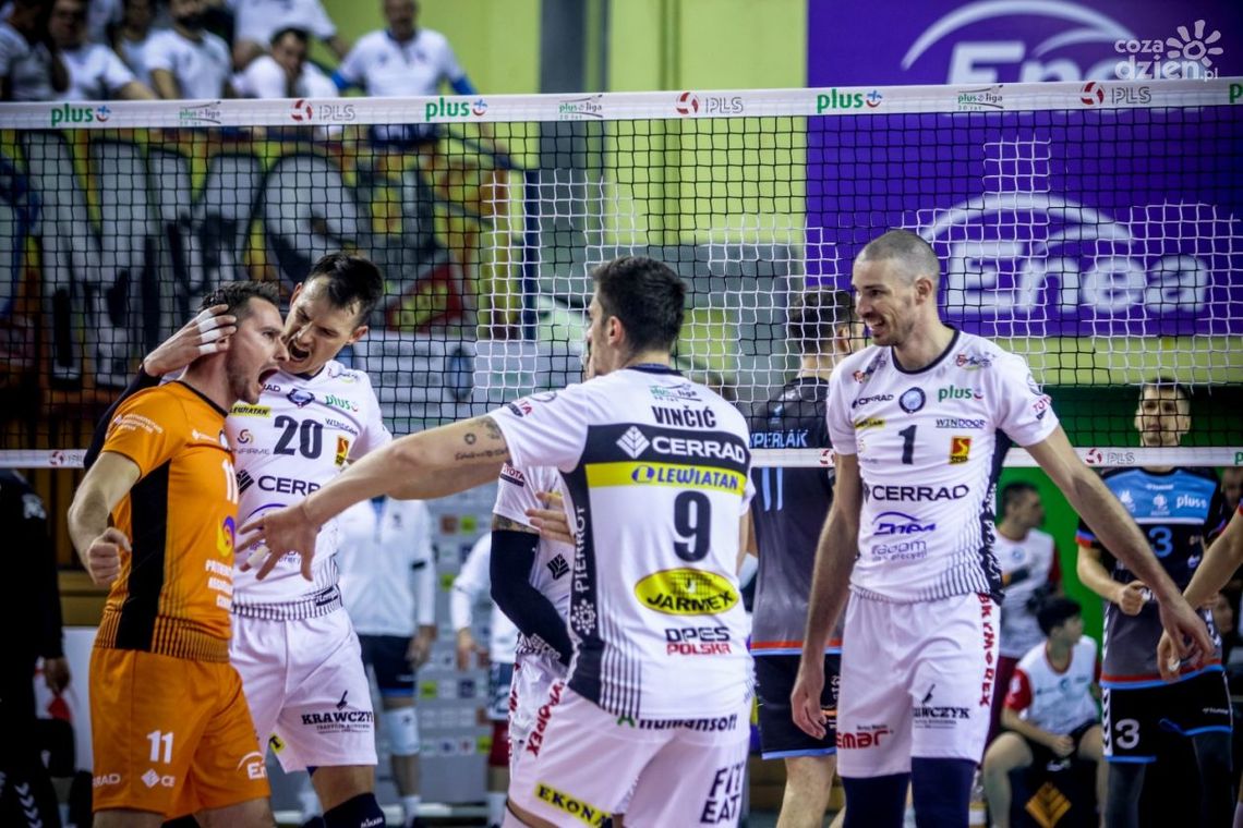 Drugie zwycięstwo, ale pierwszy komplet punktów siatkarzy Cerradu Enei Czarnych. Radomianie pokonali 3:0 MKS Będzin Drugie zwycięstwo, ale pierwszy komplet punktów siatkarzy Cerradu Enei Czarnych. Radomianie pokonali 3:0 MKS Będzin