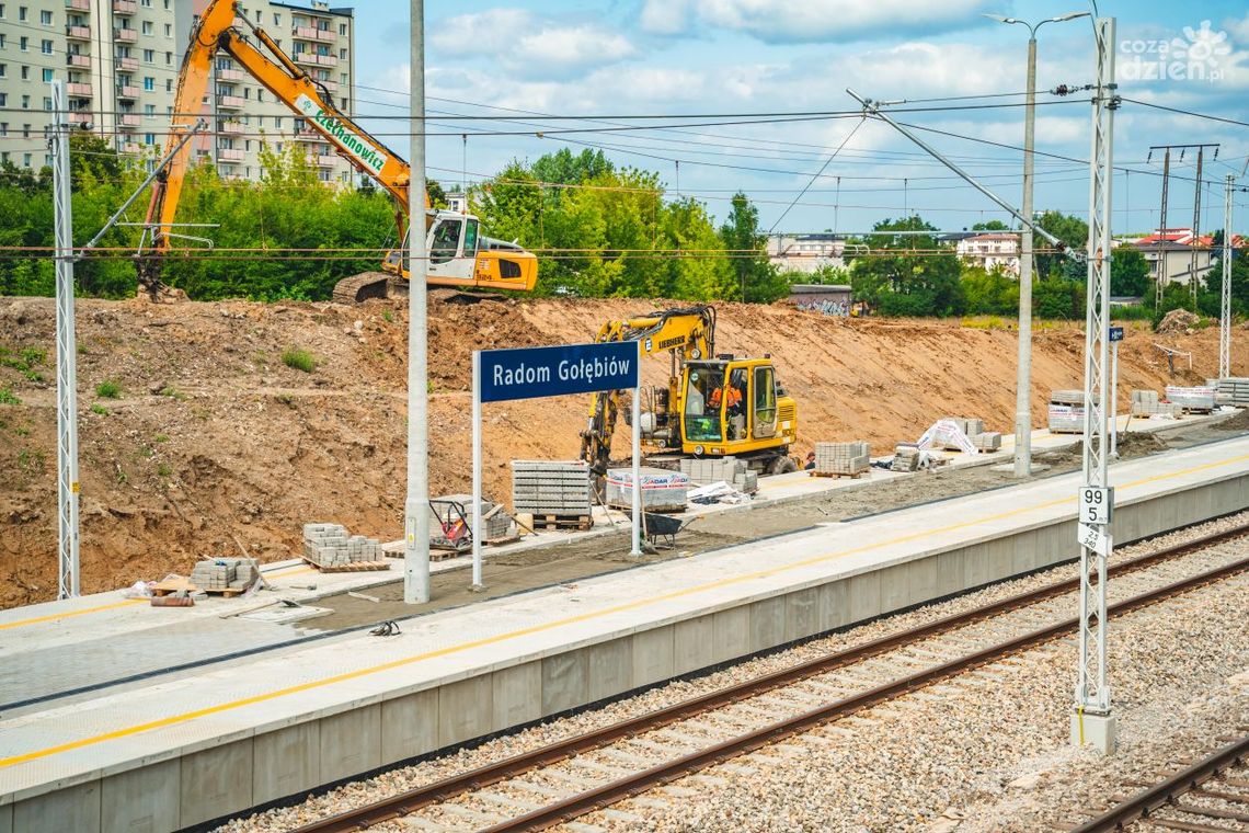 Dwa nowe przystanki kolejowe. Od niedzieli będziemy jeździć do Warszawy po dwóch torach