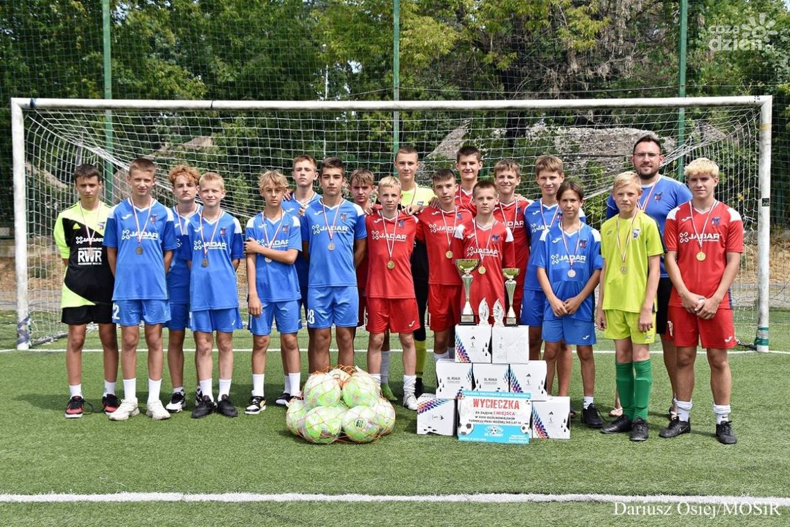 Dwa zespoły Broni na podium turnieju "Z podwórka na stadiony"
