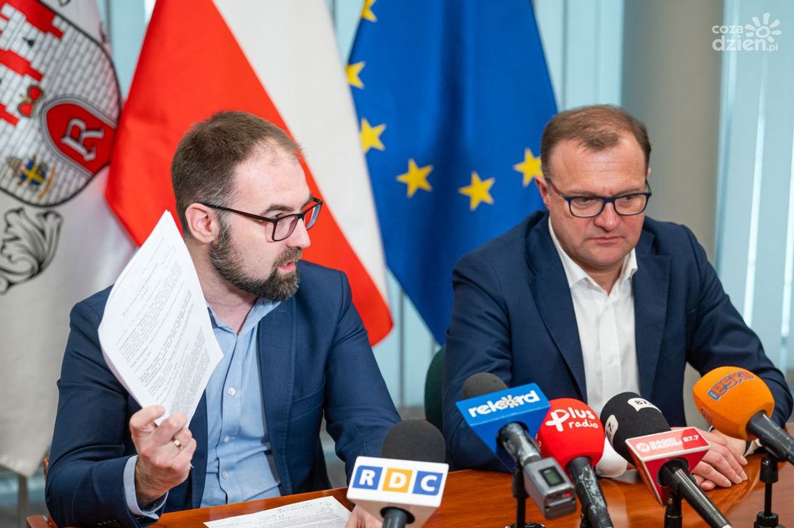 Dwie linie miejskie będą kursować na lotnisko. Ile kursów dziennie? Dwie linie miejskie będą kursować na lotnisko. Ile kursów dziennie?