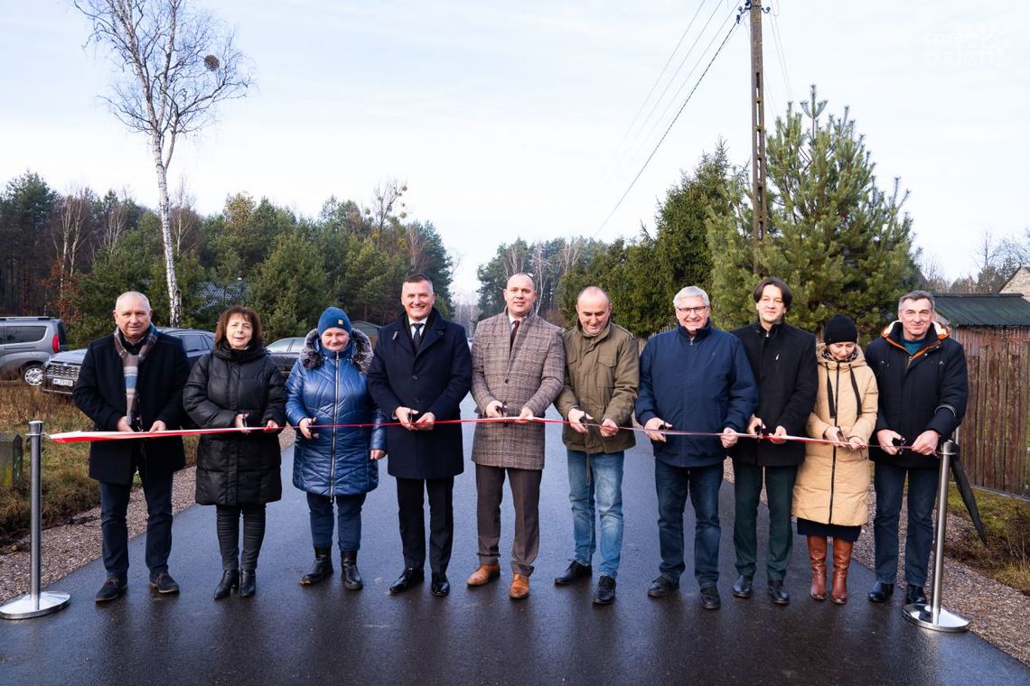 Dwie nowe drogi w gminie Głowaczów Dwie nowe drogi w gminie Głowaczów