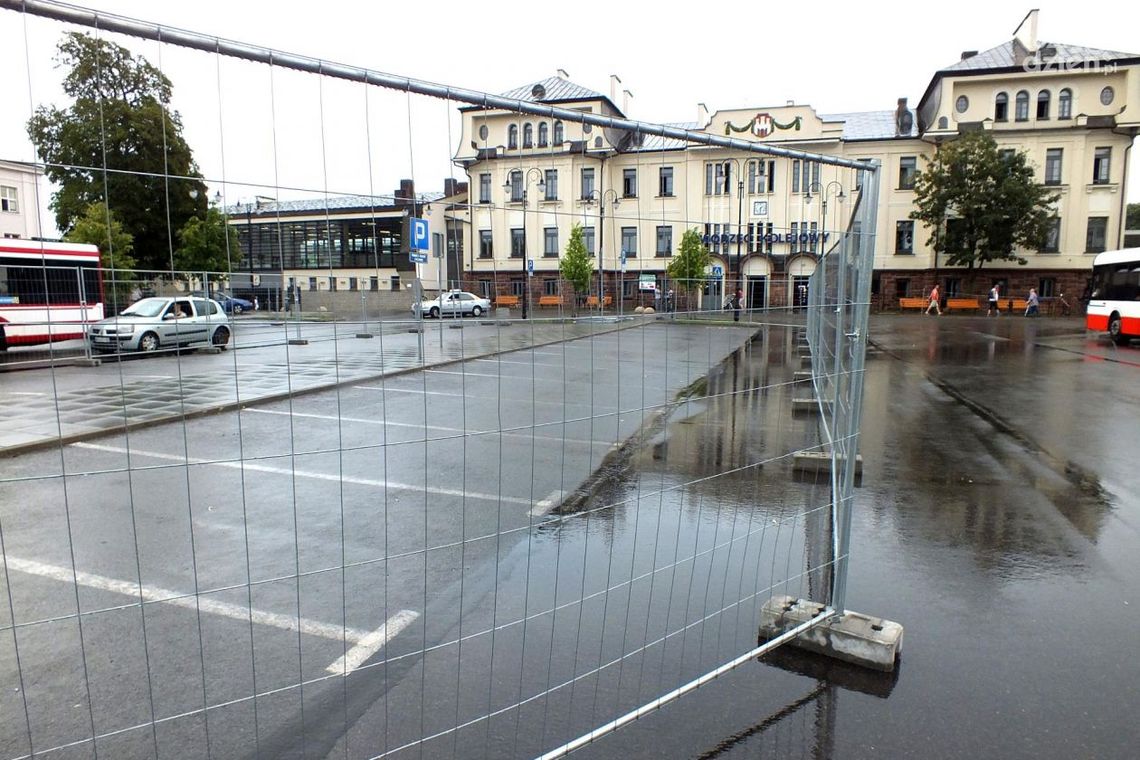 Dworzec PKP. Co z ogrodzonym parkingiem?