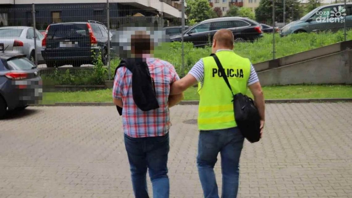 Dystrybucja i nielegalna sprzedaż leków. Są kolejni zatrzymani