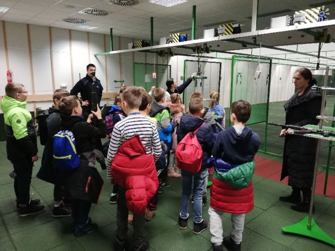 Dzieci odwiedziły policjantów