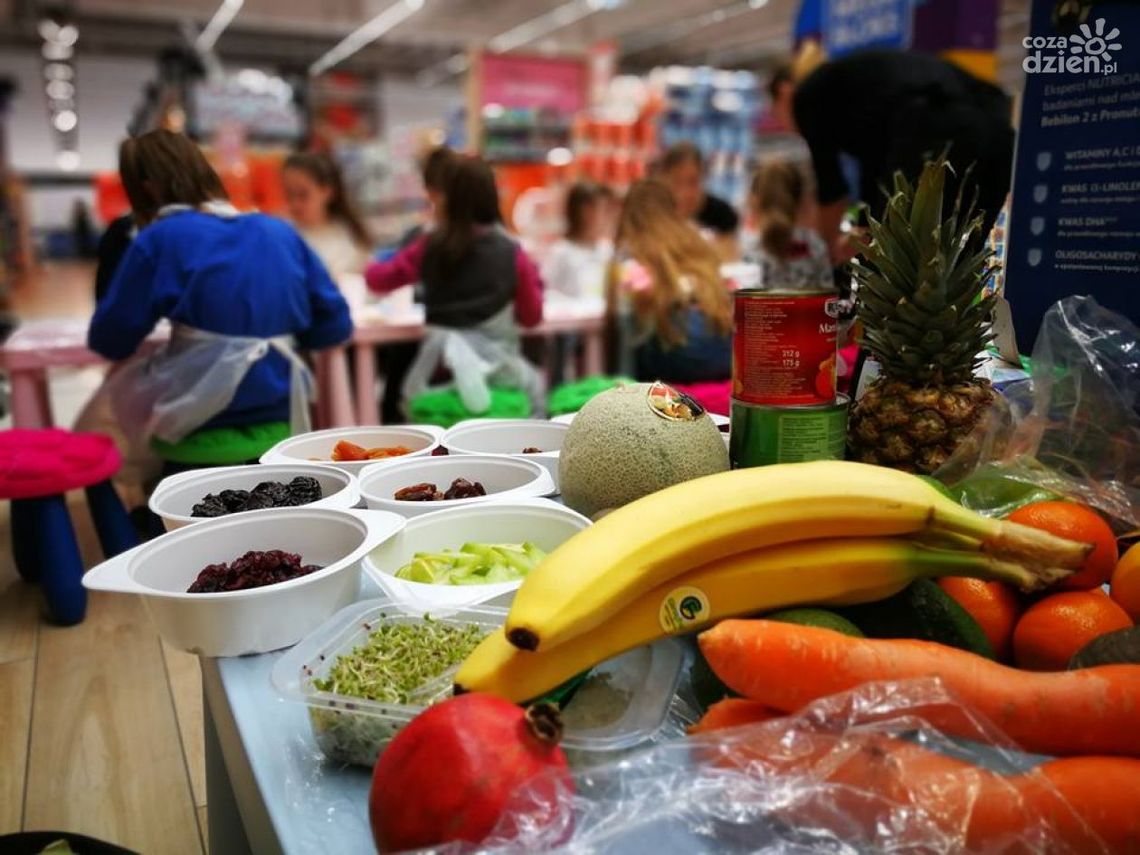 Dzieci poznały smak egzotycznych owoców i warzyw 