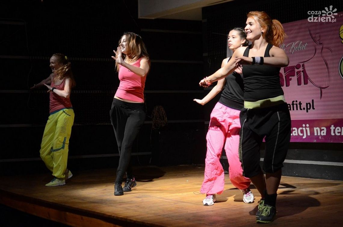 Dzięki zumbie uzbierano przybory szkolne dla dzieci Dzięki zumbie uzbierano przybory szkolne dla dzieci