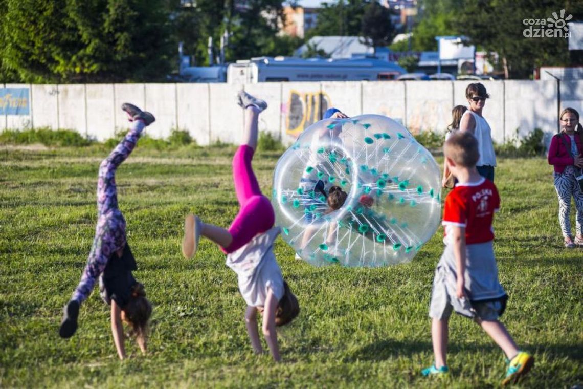Dzień dziecka w kratkę