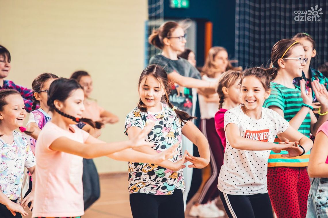 Dzień Otwarty w „Dziewiątce”, czyli wspólna nauka poprzez zabawę Dzień Otwarty w „Dziewiątce”, czyli wspólna nauka poprzez zabawę
