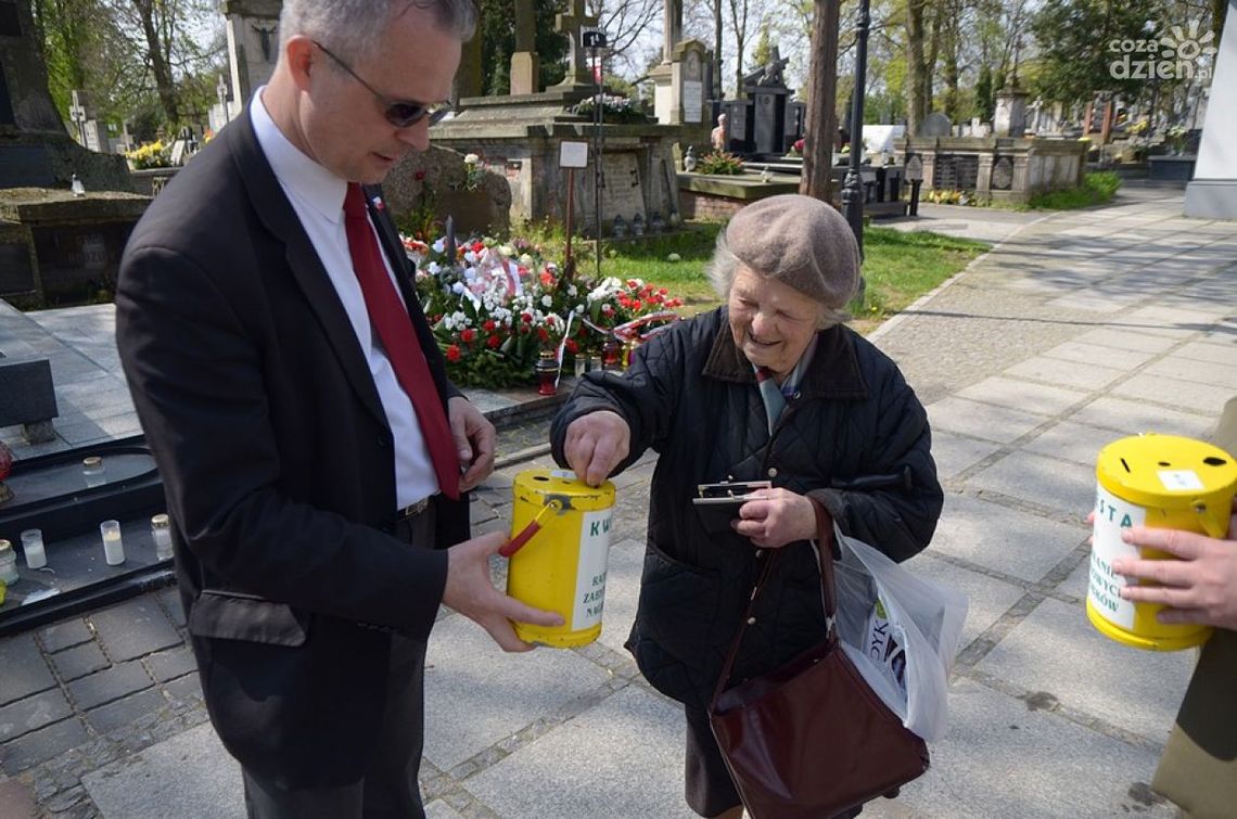 Dziewiąta wielkanocna kwesta na cmentarzu