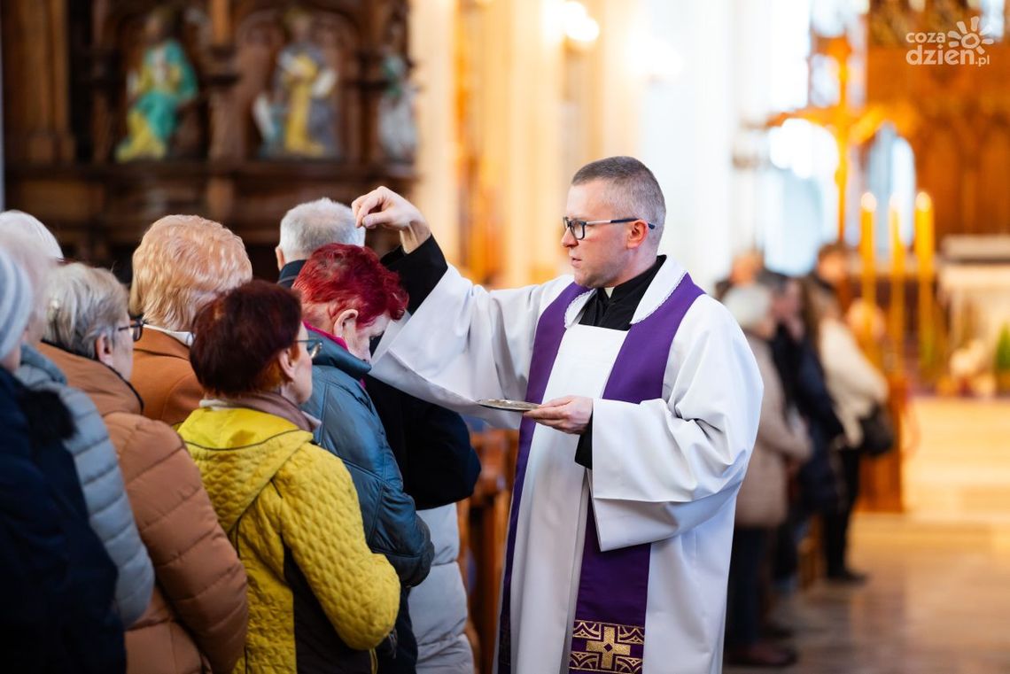 Dziś Środa Popielcowa. Rozpoczął się wielki post Dziś Środa Popielcowa. Rozpoczął się wielki post
