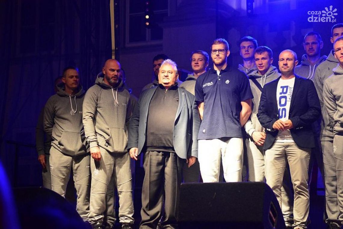 Efektowne przedstawienie ROSY Efektowne przedstawienie ROSY