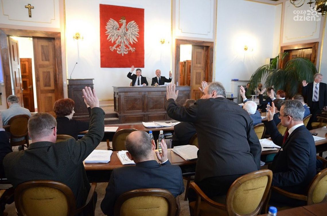 Ekspresowa sesja Rady Miejskiej. Będą busy dla niepełnosprawnych Ekspresowa sesja Rady Miejskiej. Będą busy dla niepełnosprawnych