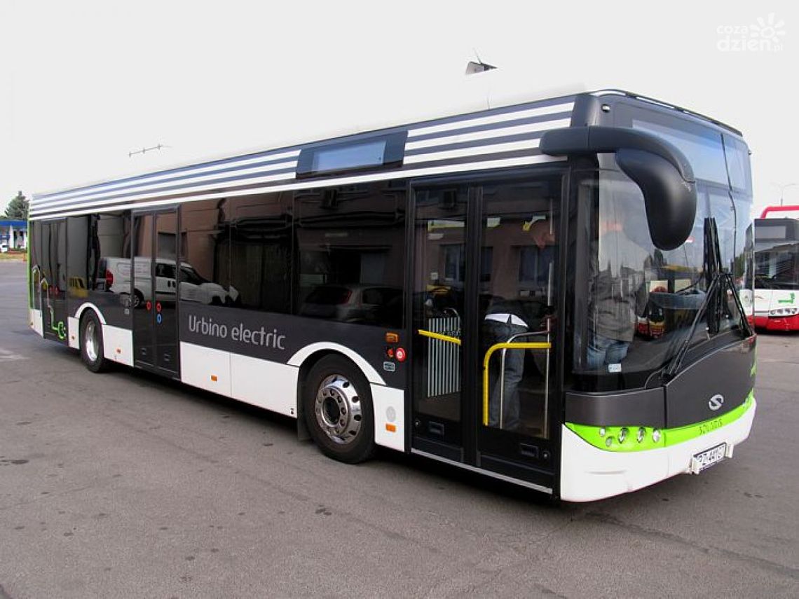 ELEKTRYCZNY AUTOBUS W RADOMIU ELEKTRYCZNY AUTOBUS W RADOMIU