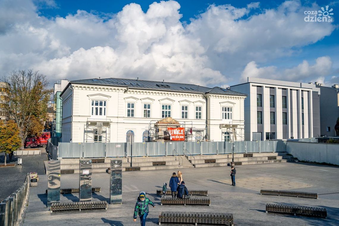 Elewacja Hiltona na ukończeniu