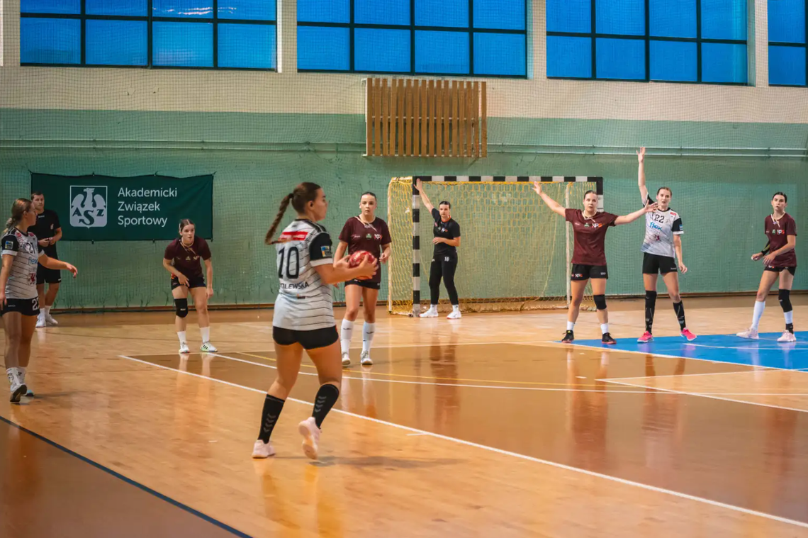 Elmas-KPS APR Radom z efektownym zwycięstwem na inaugurację Ligi Centralnej