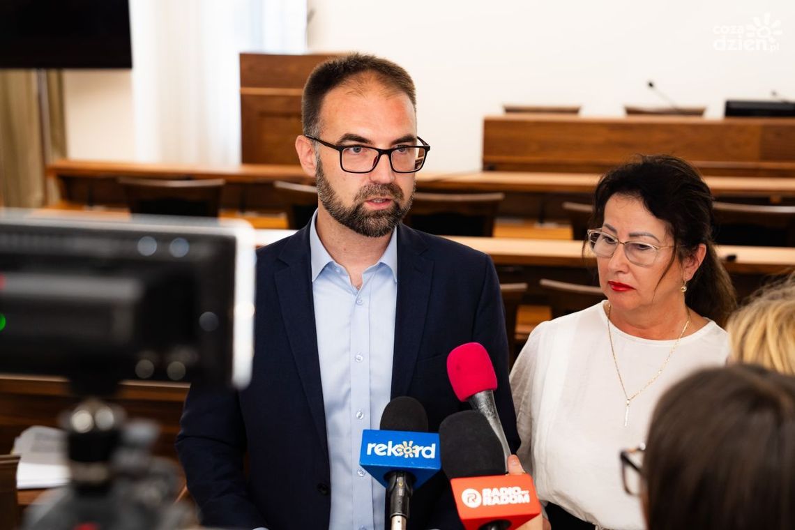 Emisja obligacji, pokrycie straty szpitala i miejscowe plany zagospodarowania. W poniedziałek sesja rady miejskiej