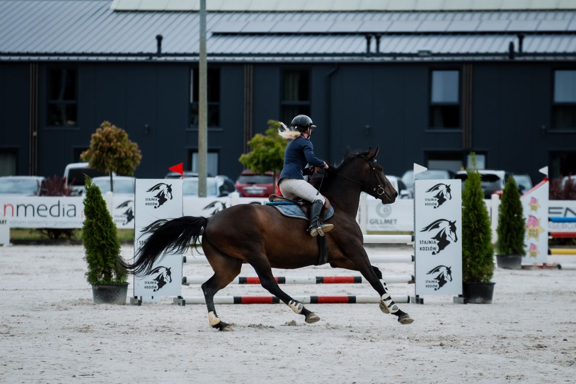 Emocje i jeździeckie wyzwania. III edycja Zawodów Regionalnych i Towarzyskich w Skokach Przez Przeszkody: Kozłów MG Prasek Auto Cup 2025